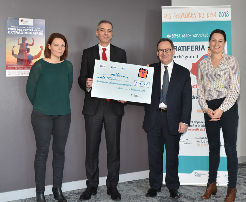 De droite à gauche : Estelle Malherbe (Présidente – Association « Autistes sans Frontières »), David Clair (Directeur Général – Cramif, Dr. Pascal Nicolle (Service médical d’Ile-de-France), Edith Roy (Coordinatrice du réseau – Association « Autistes sans Frontières »). 