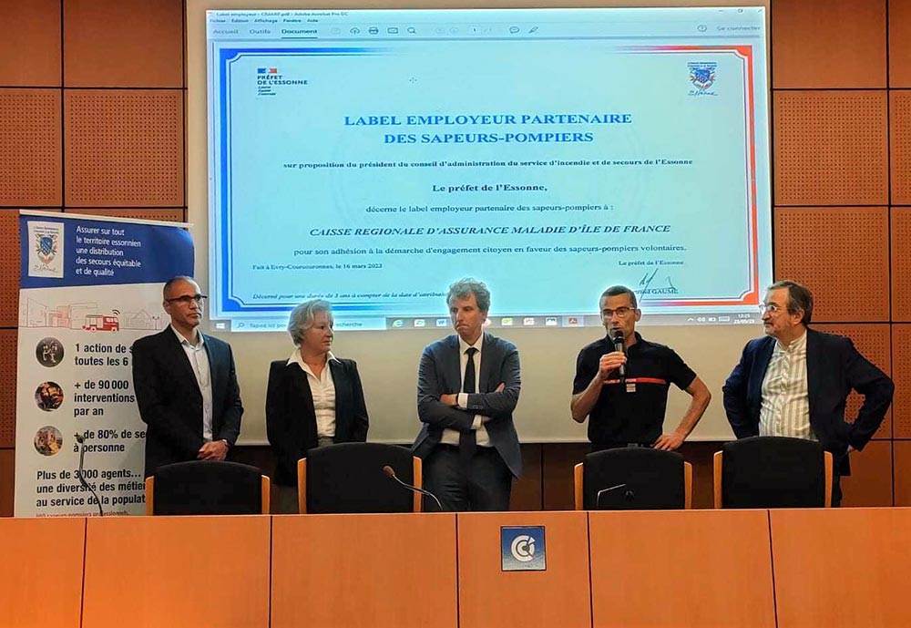 De gauche à droite : Sébastien Bourges, Véronique Venet, Olivier Delcayrou, Éric Roblin, Jean-François Romanet-Perroux. © SDIS 91