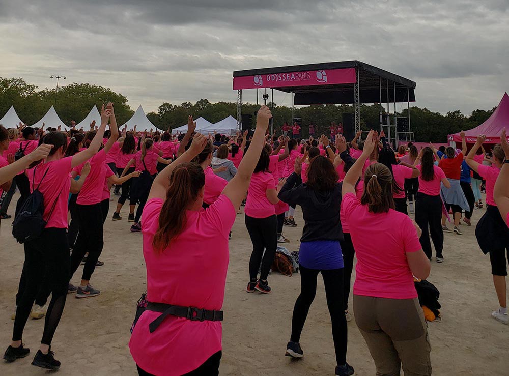 Course Odysséa 2023 - Foule levant les bras