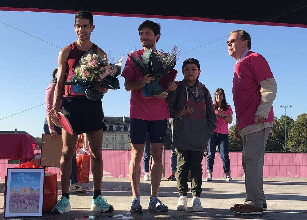 Karim Zebachi et Simon Marmion, coureurs à la course Odysséa 2023 sur le podium