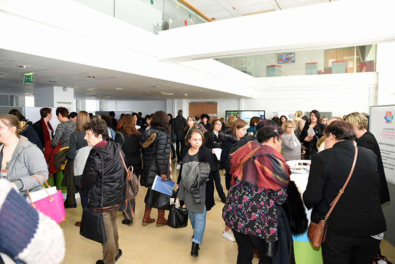 L'espace forum et ses 6 stands thématiques