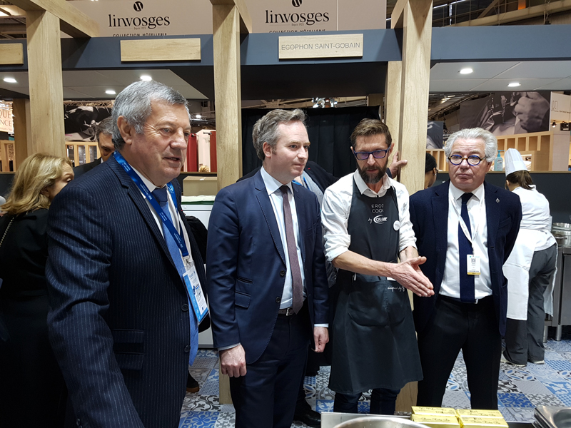 Jean-Baptiste Lemoine, secrétaire d'Etat auprès du ministre de l'Europe et des affaires étrangères, Christophe Ballue, contrôleur de sécurité à la Cramif, Didier Chenet, président du GNI Synhorcat